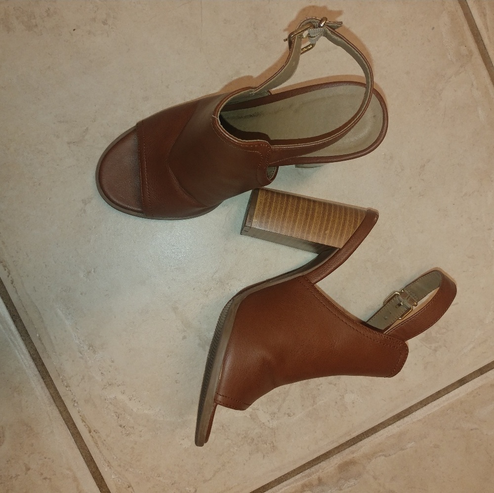 Elegant Brown Women's Heeled Sandals